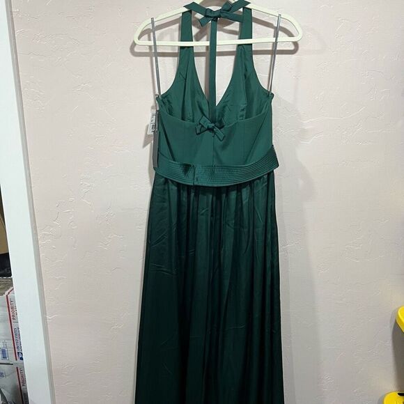 Vera Wang VW360214 Green Halter Formal Dress - Picture 4 of 8